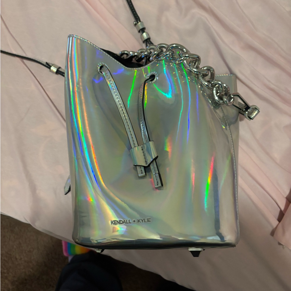 Kendall & kylie Holographic Bucket Bag - Picture 7 of 15